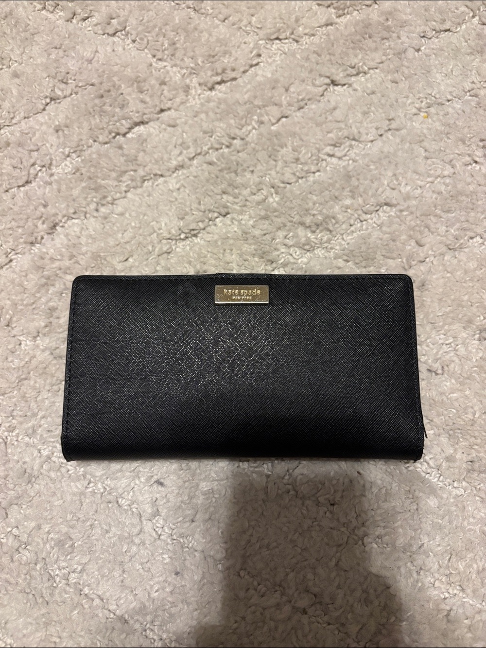 kate spade black saffiano continental wallet with gold logo plaque